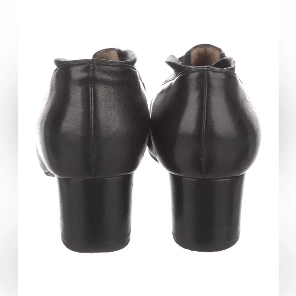 Manolo Blahnik soft black leather booties ankle block heel 39 - Picture 3 of 9